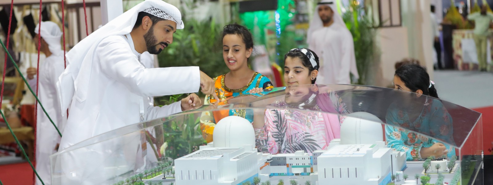 enec-sponsors-liwa-date-festival3-5d357e38eddf4.jpg (Gallery Image) enec-sponsors-liwa-date-festival3-5d357e38eddf4.jpg (Gallery Image)